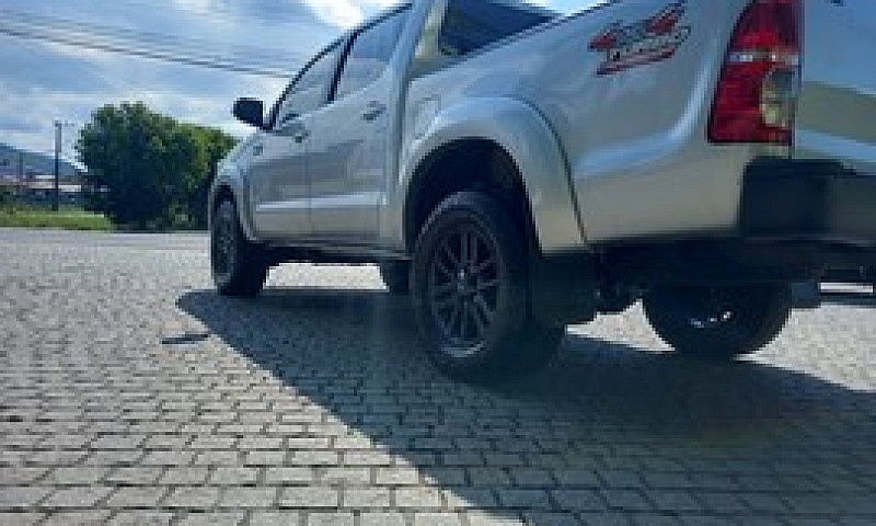 Hilux- 2013 - Srv - ...