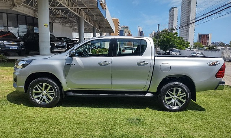 Toyota Hilux 2.8 Srv...