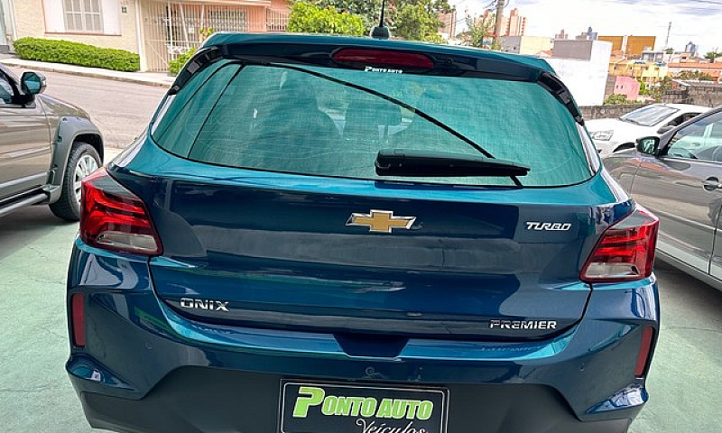 Chevrolet Ônix Premi...