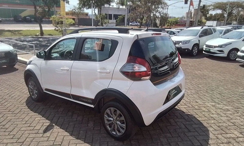 Fiat Mobi Trekking 1...