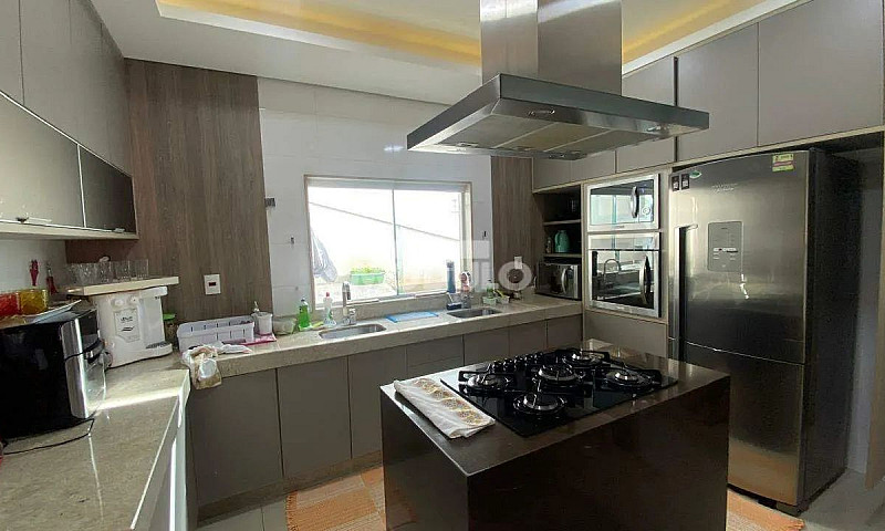 Casa Em Condomínio M...