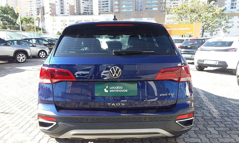 Volkswagen Taos High...