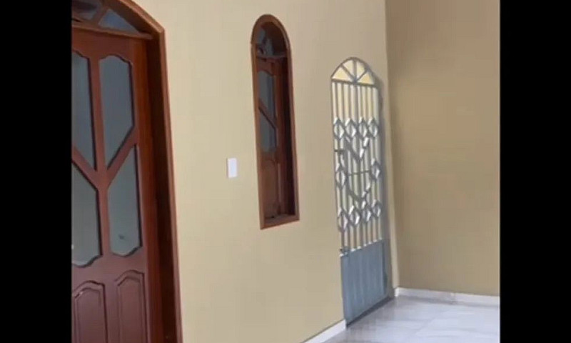 Vendo Casa Com 4 Qua...