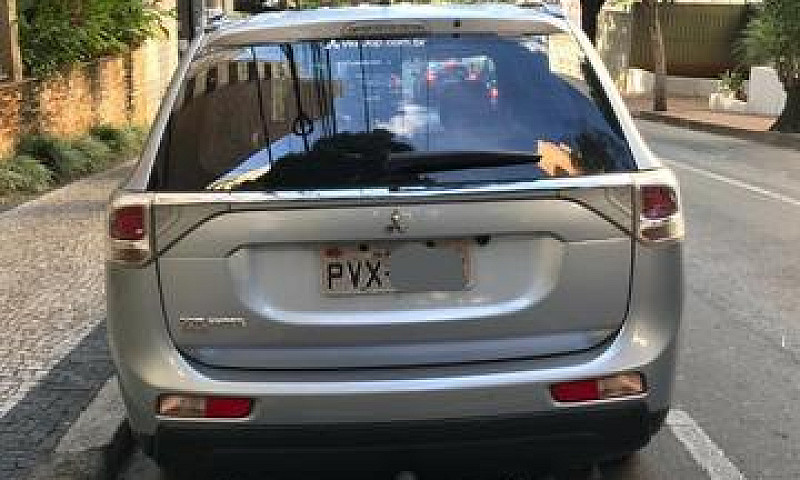 Mitsubishi Outlander...