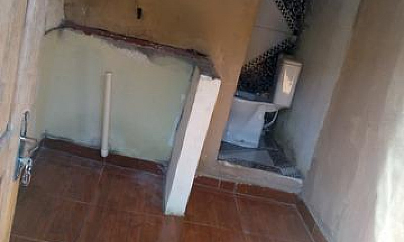 Alugo Kitnet,R$300 I...