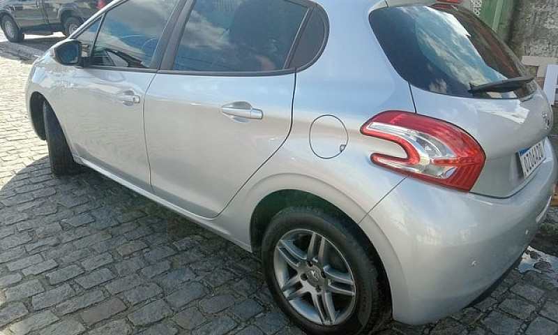 Peugeot 208...