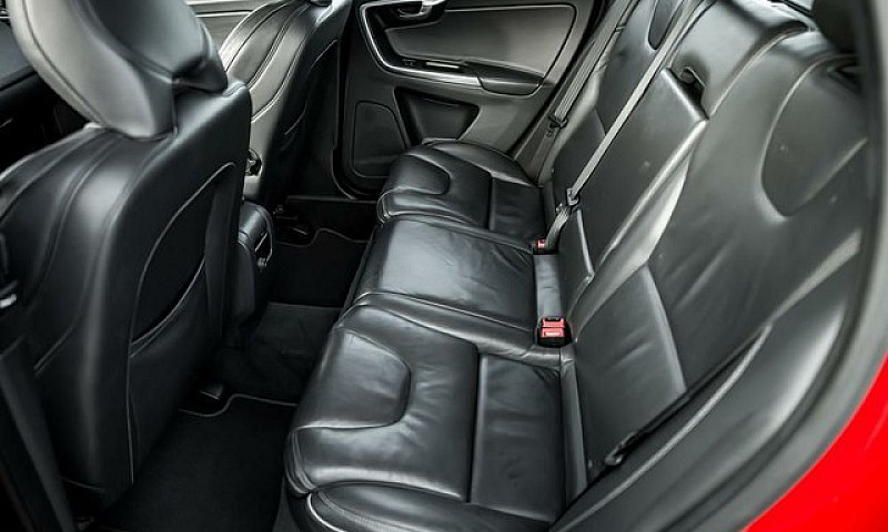 Volvo Xc 60 T5 R-Des...