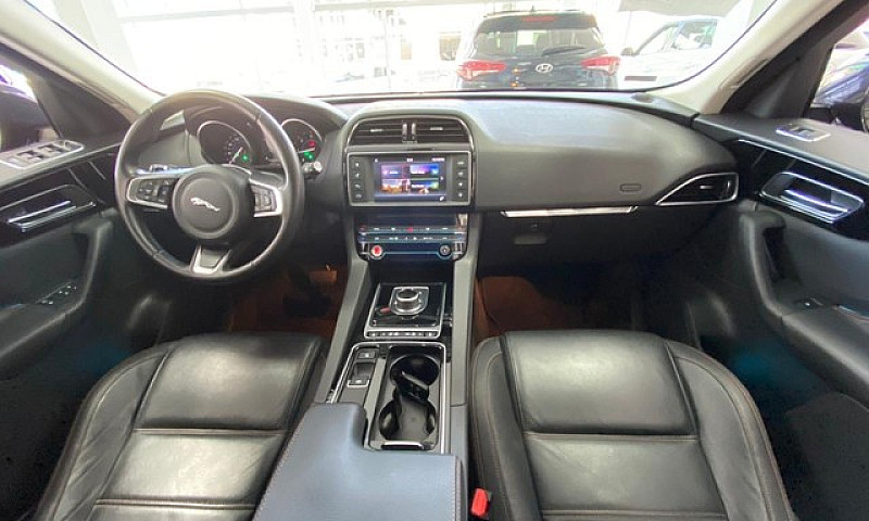 Jaguar F-Pace Presti...