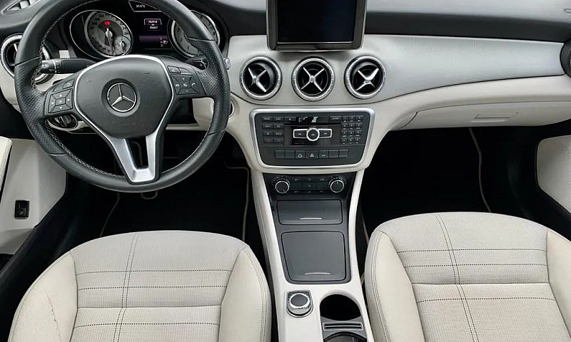 Mercedes-Benz Cla-20...