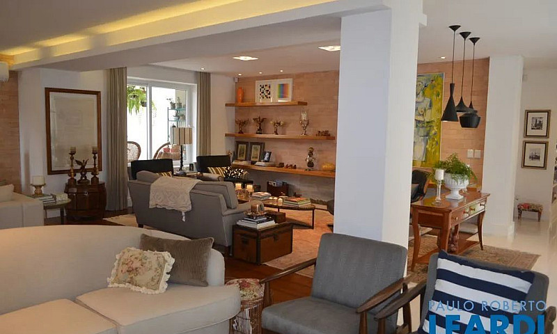 Casa Assobradada - M...