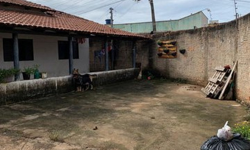 Casa  Com 3 Quartos ...