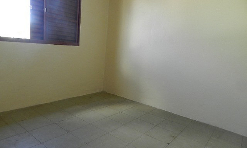Casa 02 Dormitórios ...