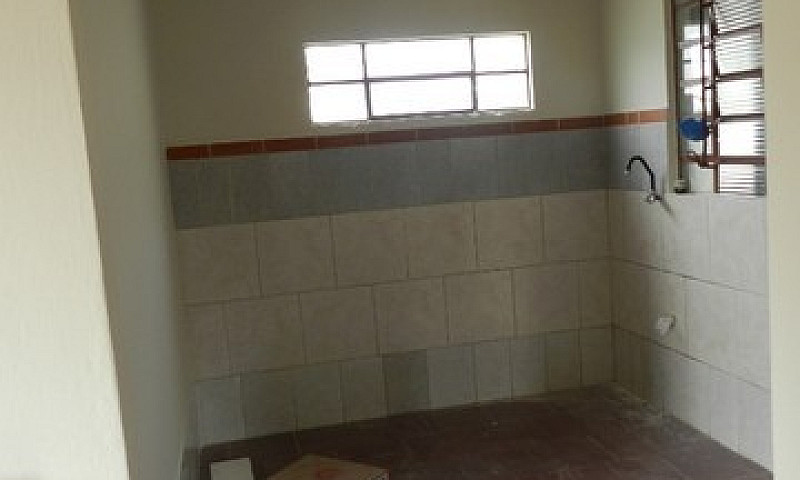 Casa 02 Dormitórios ...