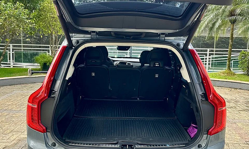 Volvo Xc 90 T-6 Mome...