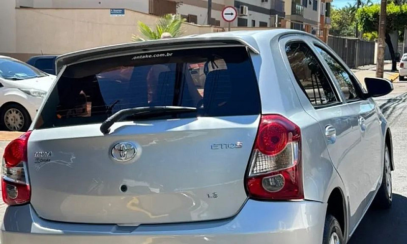Toyota Etios X 1.3 F...