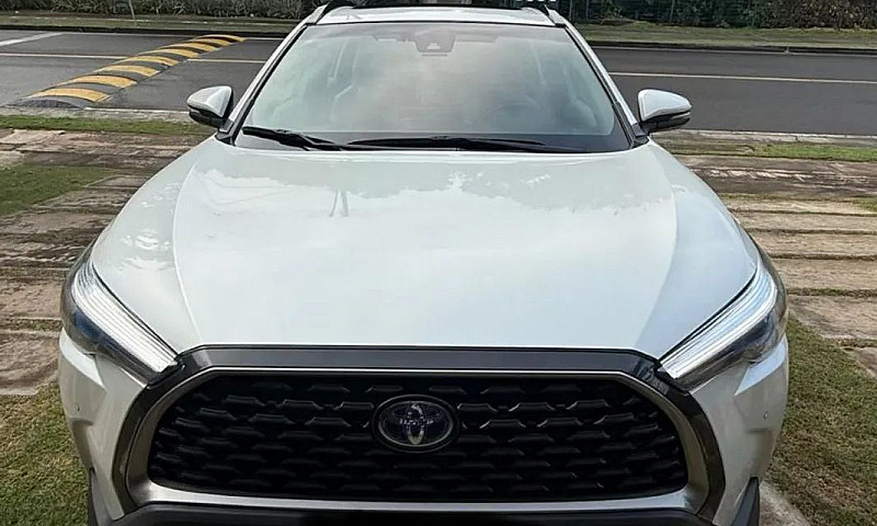 Toyota Corolla Cross...