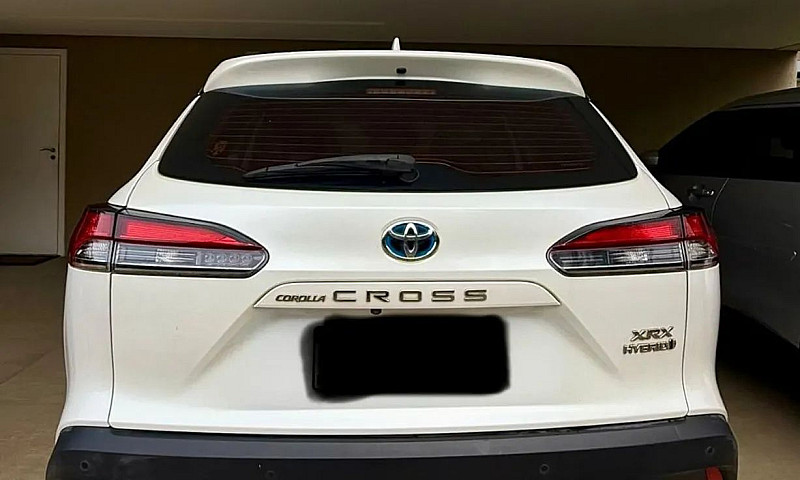 Toyota Corolla Cross...