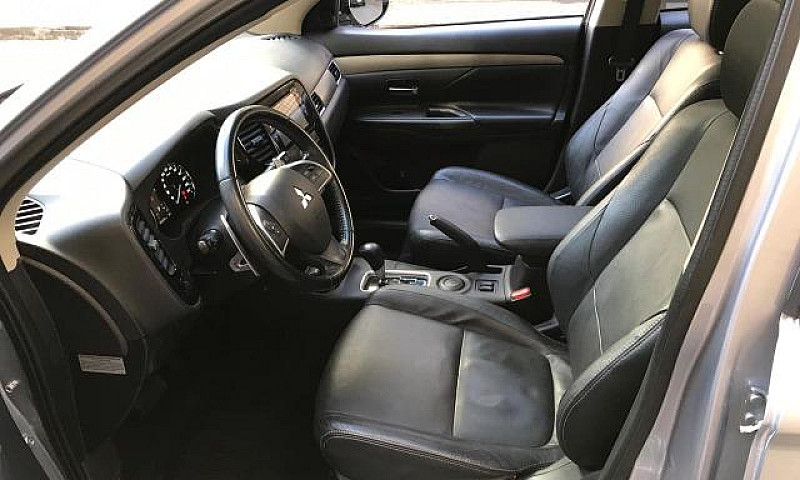 Mitsubishi Outlander...