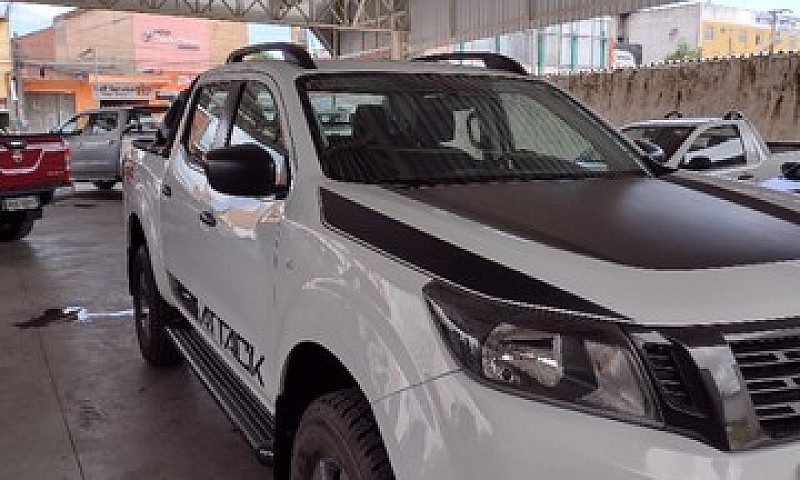 Nissan Frontier Atta...
