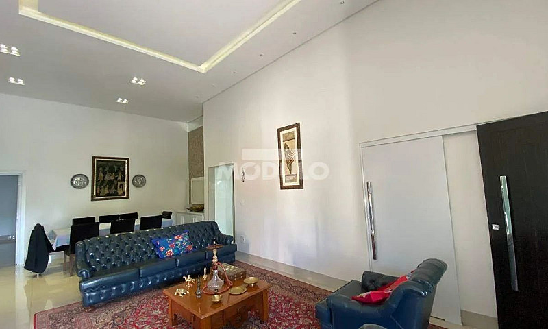 Casa Em Condomínio M...