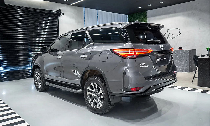 Toyota Hilux Sw4 Dia...
