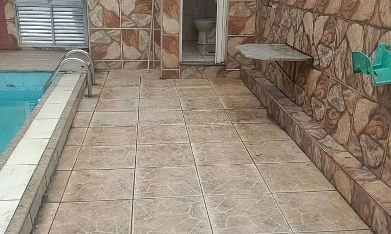 Alugo Uma Casa Um Qu...
