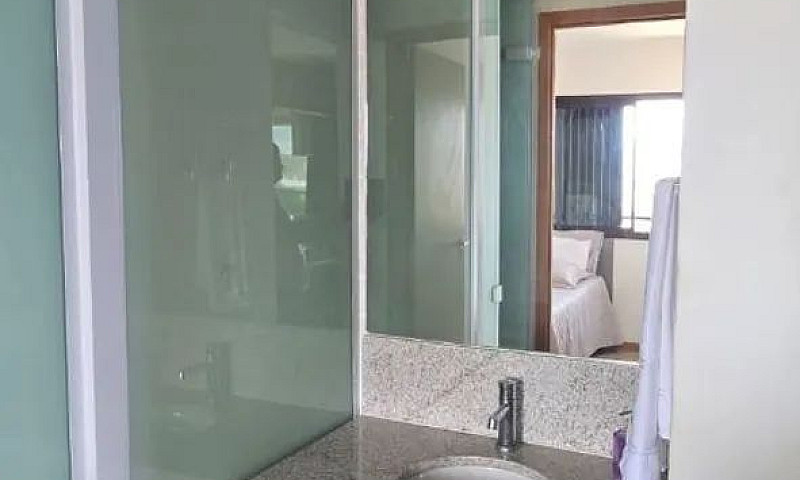 Alex Aluga, Apartame...