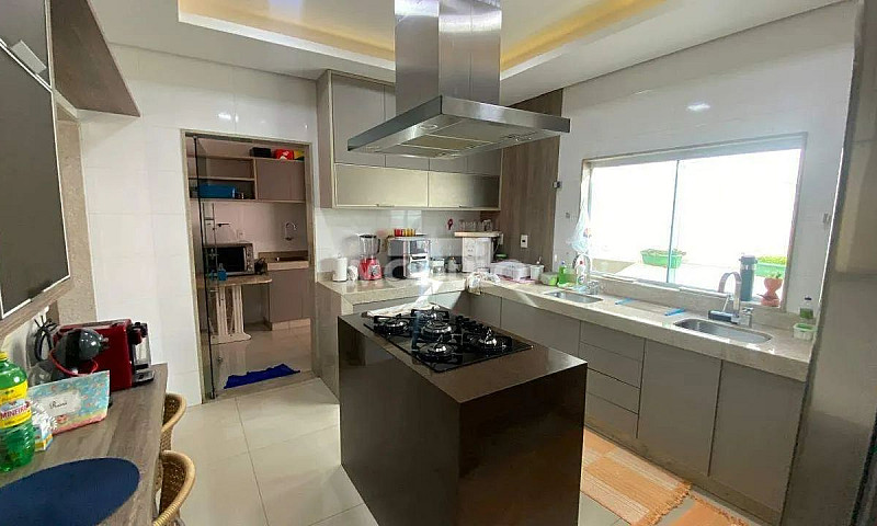 Casa Em Condomínio M...