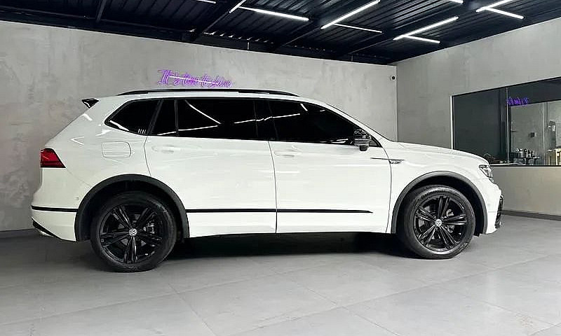 Volkswagen Tiguan R-...
