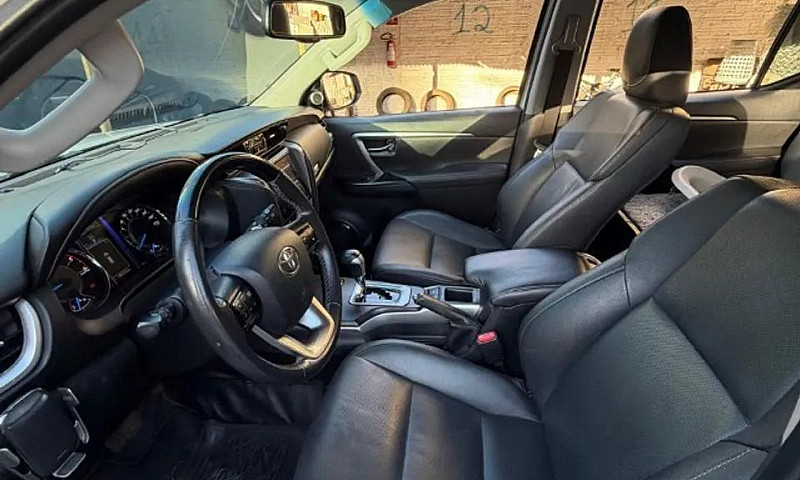 Toyota Hilux Sw4 Srx...