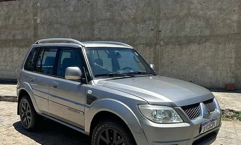 Mitsubishi Pajero Tr...