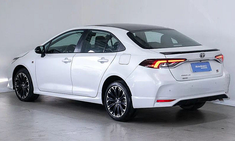 Toyota Corolla Cross...