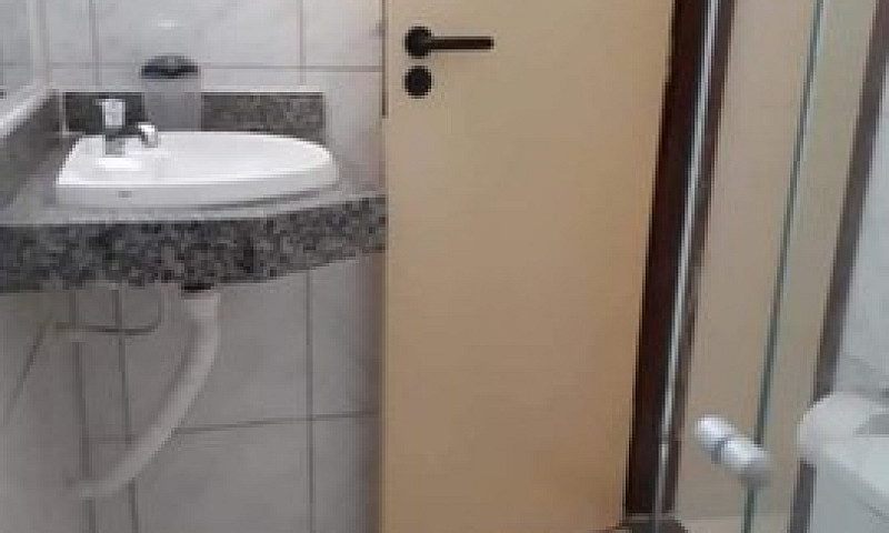 Alugo Kitnet...