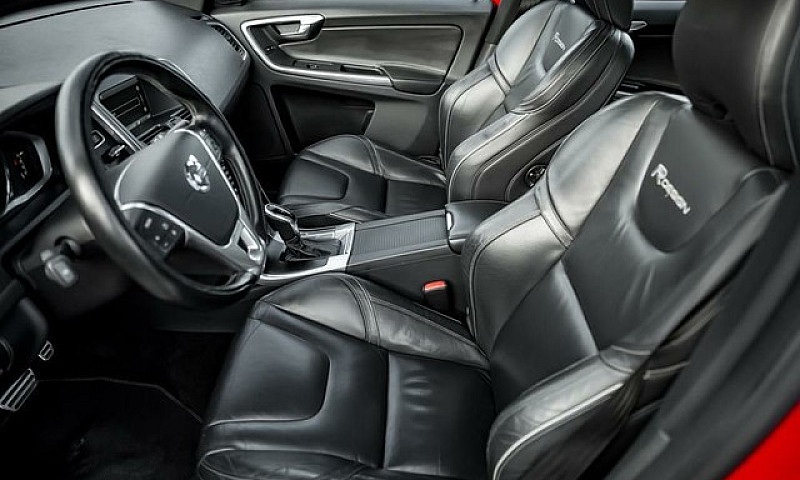 Volvo Xc 60 T5 R-Des...