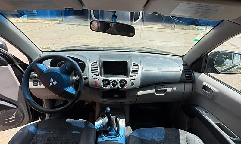 Mitsubishi L200 Trit...