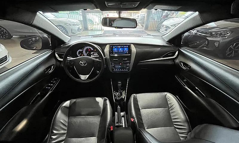 Toyota Yaris X-Way C...