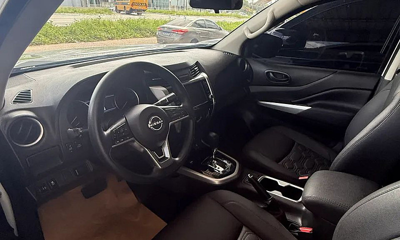 Nissan Frontier Atta...