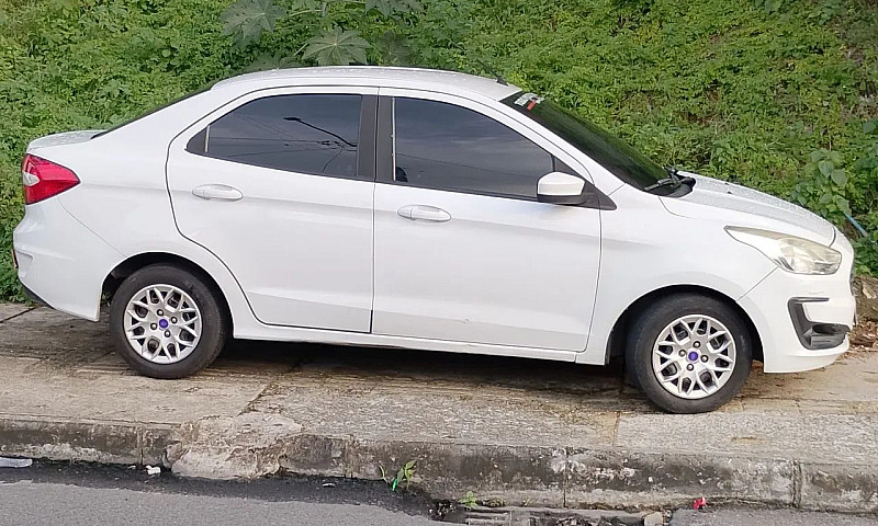 Ford Ka+ Sedan 1.0 T...