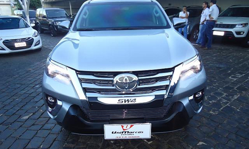 Toyota Hilux Sw4 201...