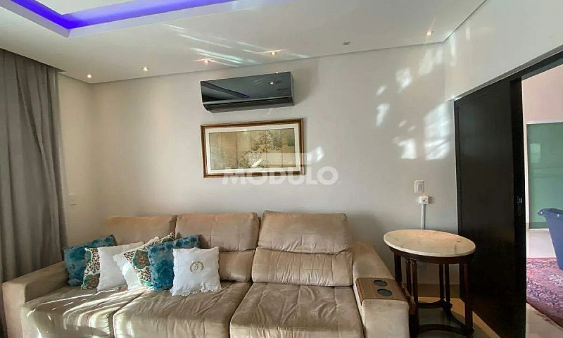 Casa Em Condomínio M...