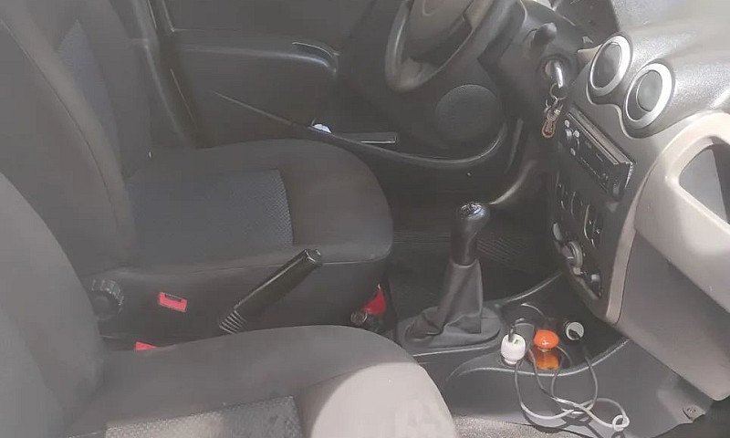 Renault Sandero Auth...