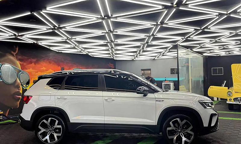 Volkswagen Taos High...