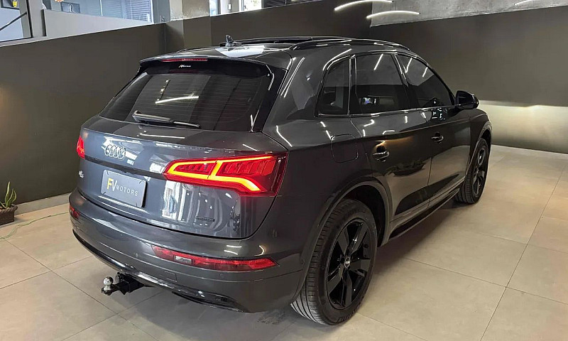 Audi Q5 S-Line Black...