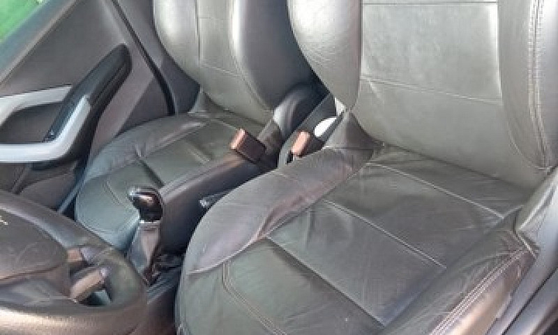 Peugeot 208...
