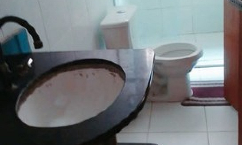 Alugo Quarto/ Divido...