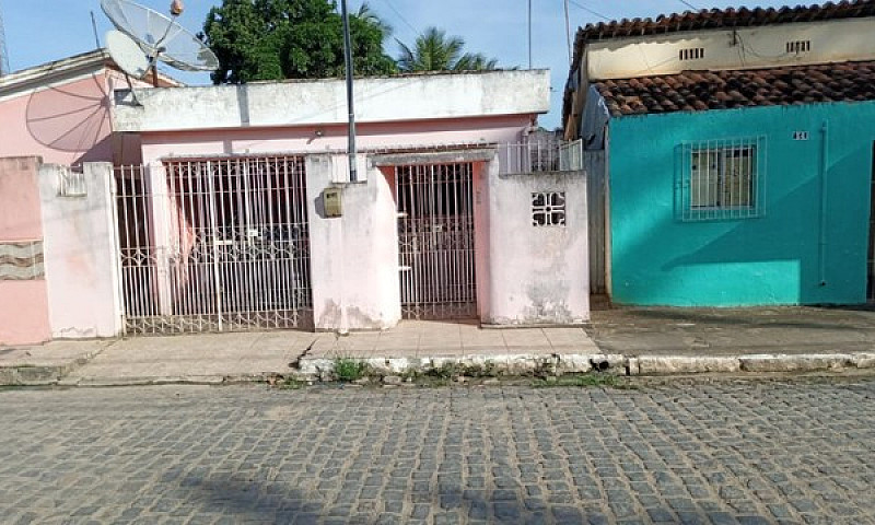Vende-Se Casa Em Con...