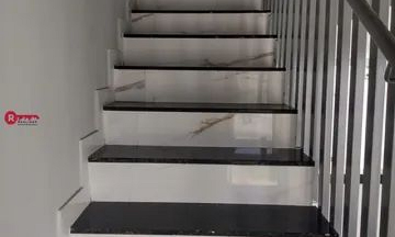 Casa À Venda No Bair...