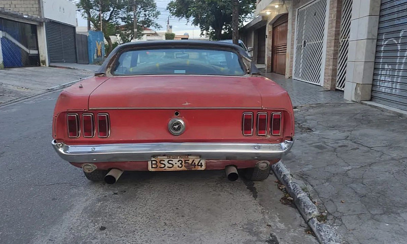 Ford Mustang Gt V8 C...
