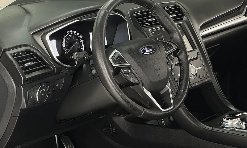 Ford Fusion Titanium...