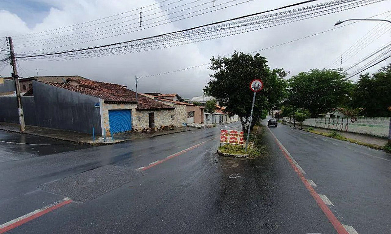 Casa Com 3 Dormitóri...